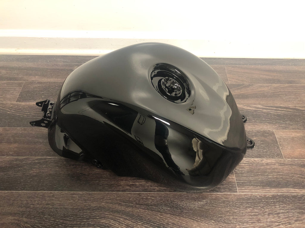 04-05 zx10 gas tank – Deucemoto