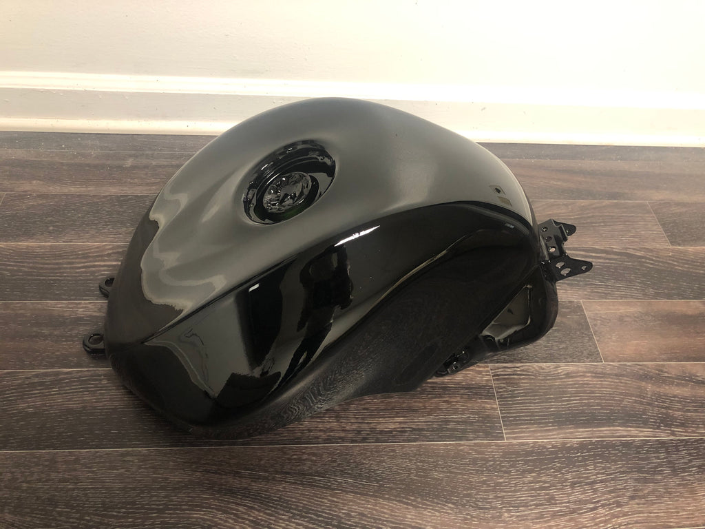 フリンジタンク 04-05 zx10 gas tank – Deucemoto