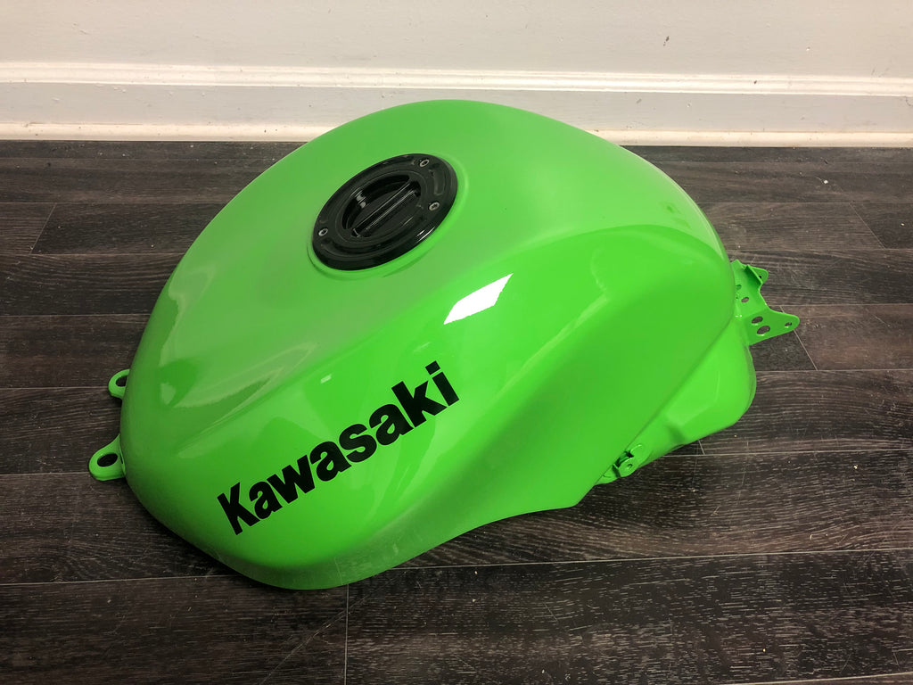 06-07 zx10 gas tank green – Deucemoto