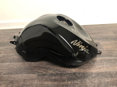 09-12 Ninja Kawasaki zx6r gas tank with decals