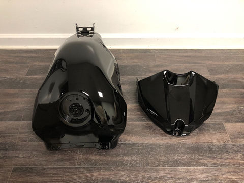 09-14 Yamaha R1 tank