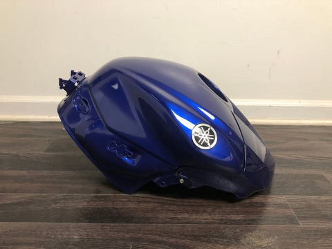 08-16 Yamaha R6 tank blue with symbols