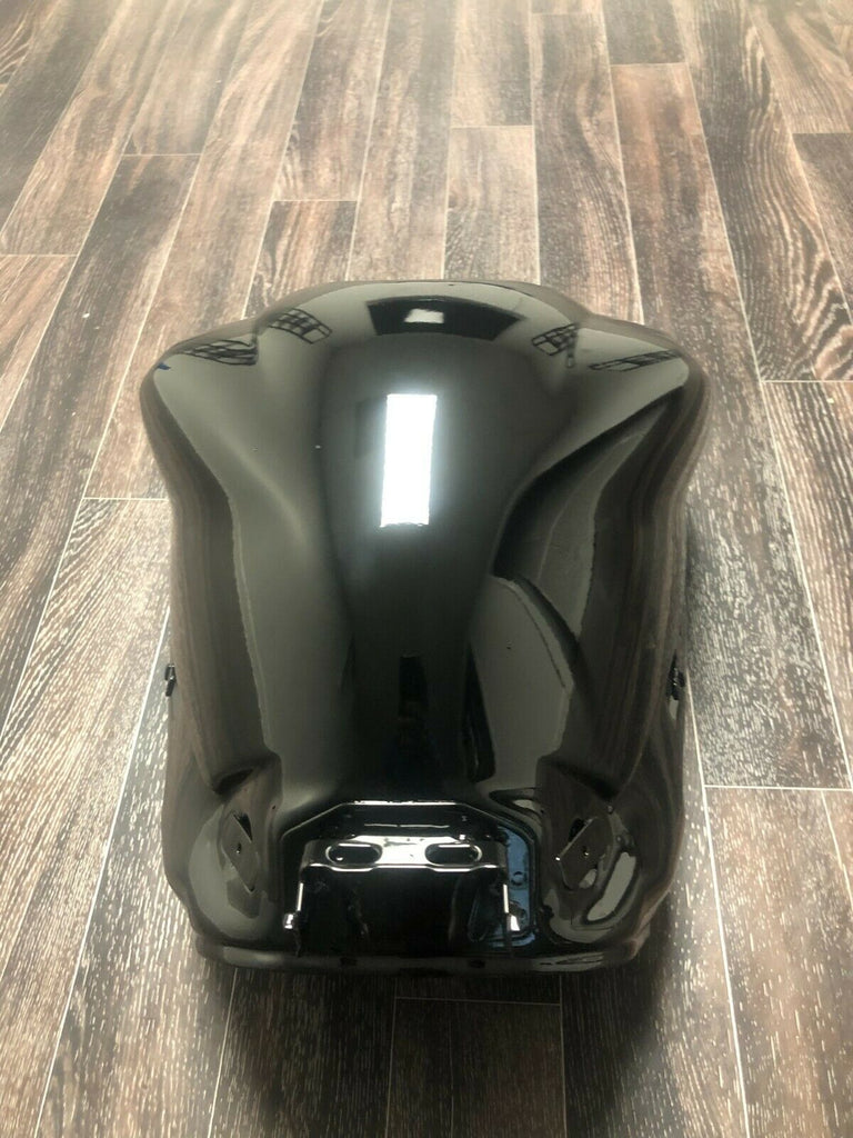 04-06 Yamaha R1 tank – Deucemoto